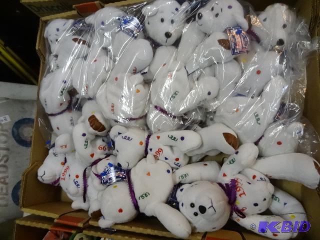 lot 197 image: 1999 collectors bears. Coes with boxes for gi...