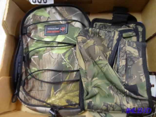 lot 225 image: Hunting fanny pack and carrrying bag...