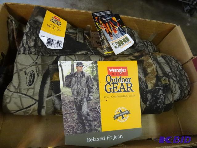 lot 231 image: New wrangler hunting pants. 38 x 30...