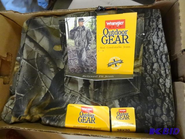 lot 232 image: New wrangler hunting pants. 38 x 30...