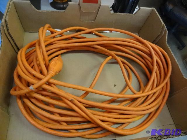 lot 256 image: 50 extension cords....