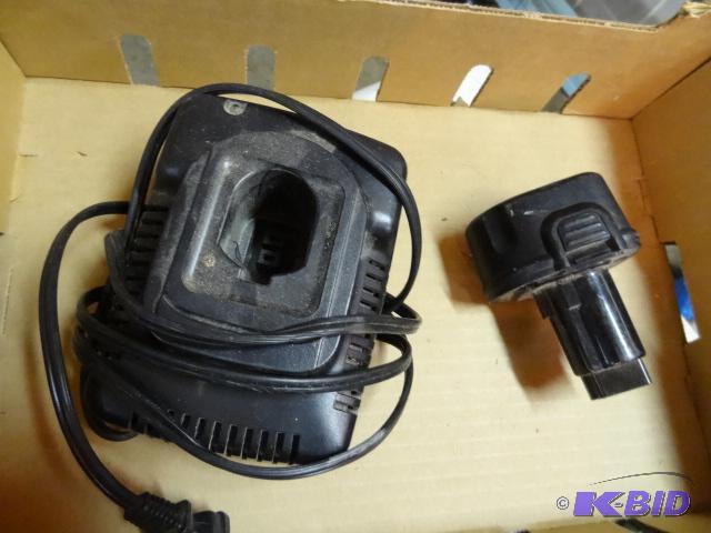 lot 260 image: 7.2 volt Dewalt battery and charger...