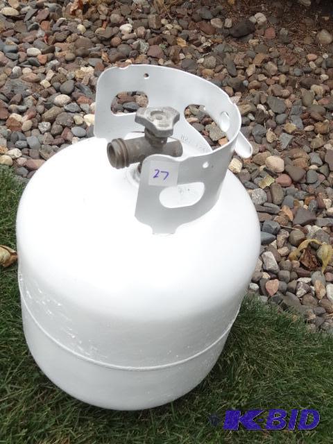 lot 27 image: New style 20 lb propane tank...