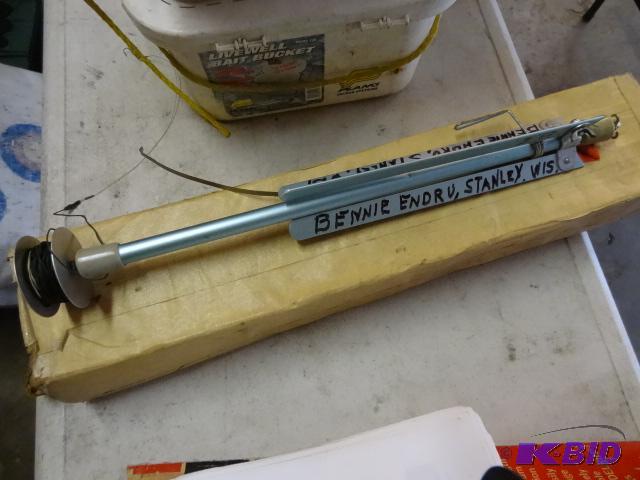 lot 278 image: Vintage aluminum tip up...