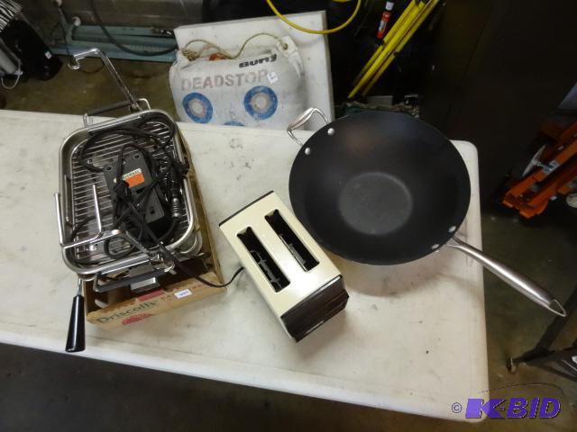 lot 285 image: Faberware electric rotisserie. 2 slice electr...