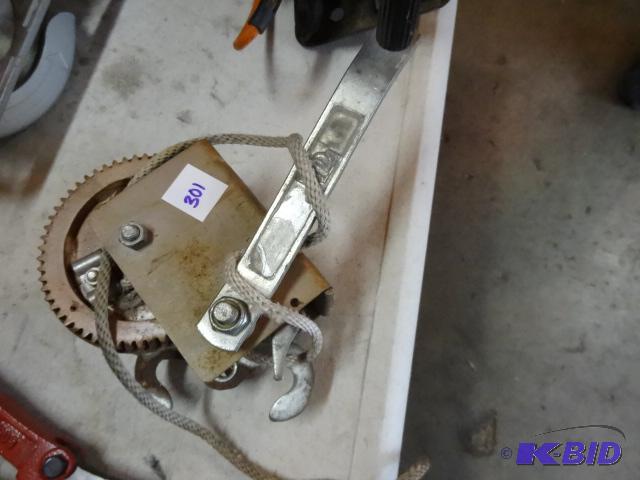 lot 301 image: Rope winch...