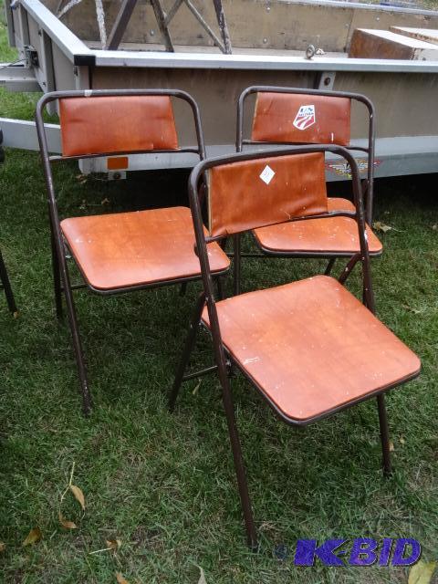 lot 31 image: 3 metal folding chairs...