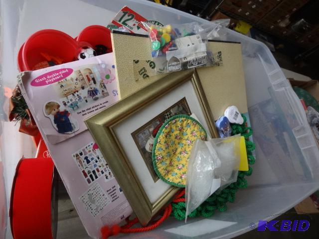 lot 333 image: Christmas lights. Studio Nova platter. Lots m...