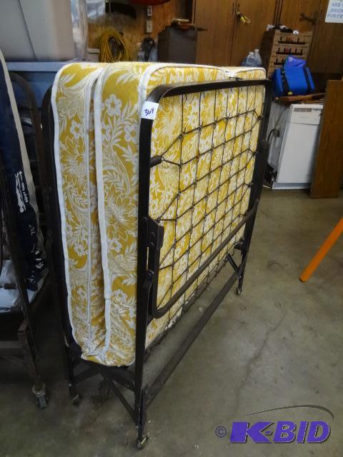 lot 369 image: Single rollaway bed....