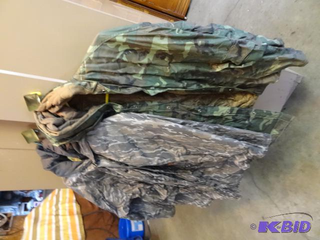 lot 396 image: 2 insulated rain coats. Size XL...