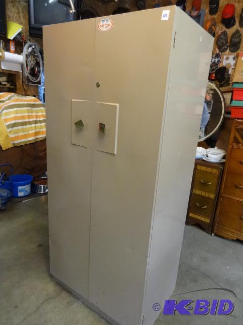 lot 408 image: Metal 2 drawer wardrobe cabinet. 30 x 21 x 66...