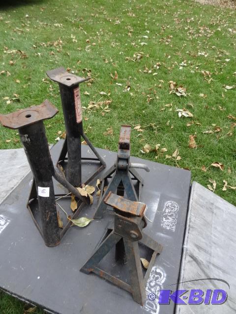 lot 41 image: 2 pair of jack stands. 2 are adjustable...