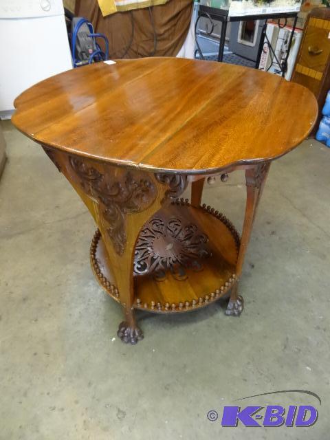 lot 410 image: Vintage wood table with claw feet. Very decor...
