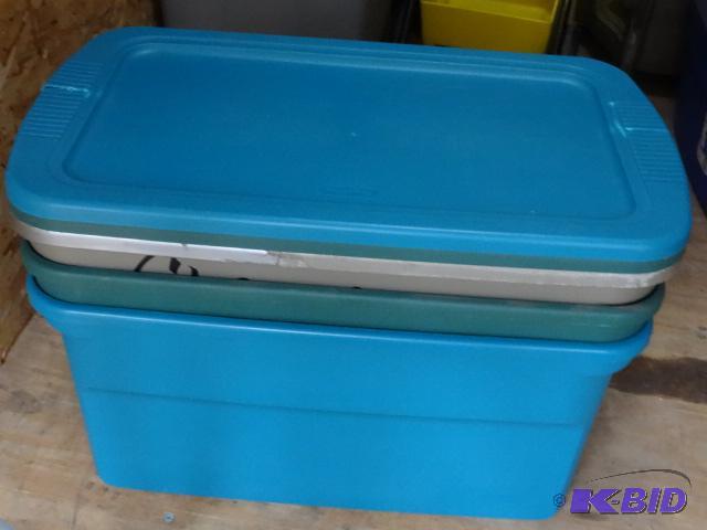 lot 430 image: 3 plastic totes with lids. 30 gal...