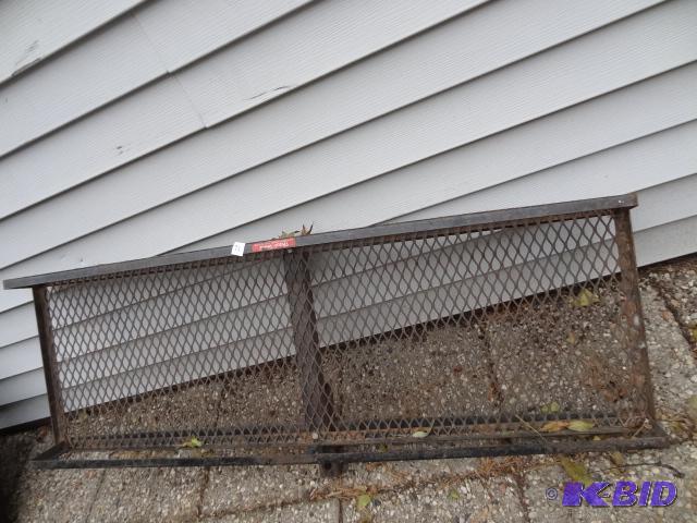 lot 72 image: Receiver hitch carrying rack. 60 x 21...