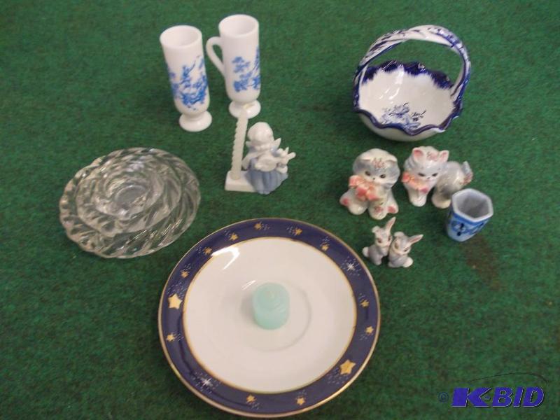 lot 23 image: Box Lot of Nesting Ash trays, Hand Painted Di...