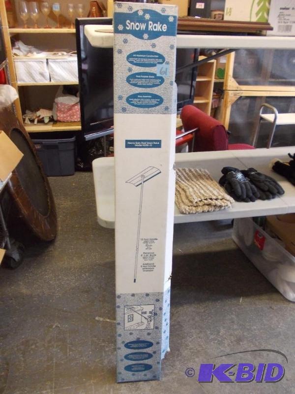 lot 61 image: Snow Rake&nbsp15ft....