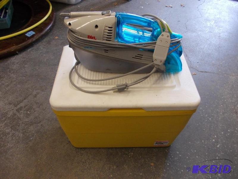 lot 75 image: Dirt Devil Spot Scrubber, Tough One 32 Quart ...