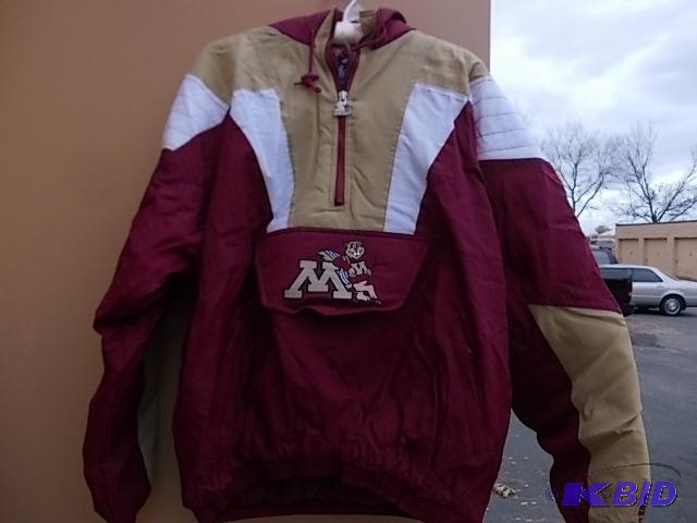 lot 17 image: Starter Jacket MN Gophers Size L...