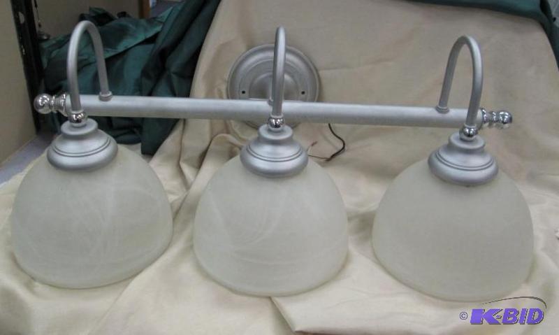 lot 100 image: 3 lights could use in bathroom -used...