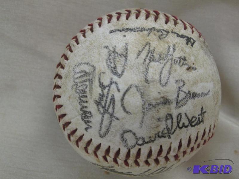 lot 119 image: Autograph ball...