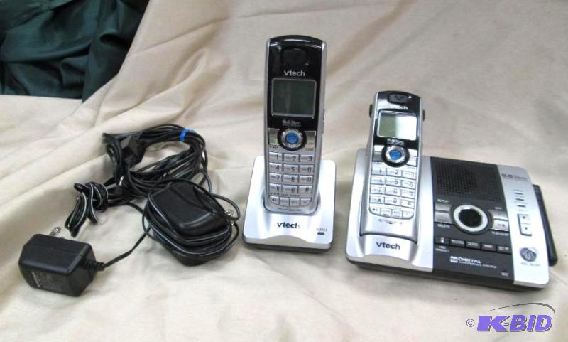 lot 152 image: Vtech cordless phone with answering service 2...