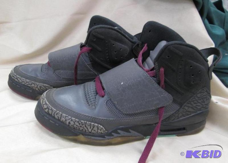 lot 156 image: Air Jordan shoes black and purple size 6.5 us...