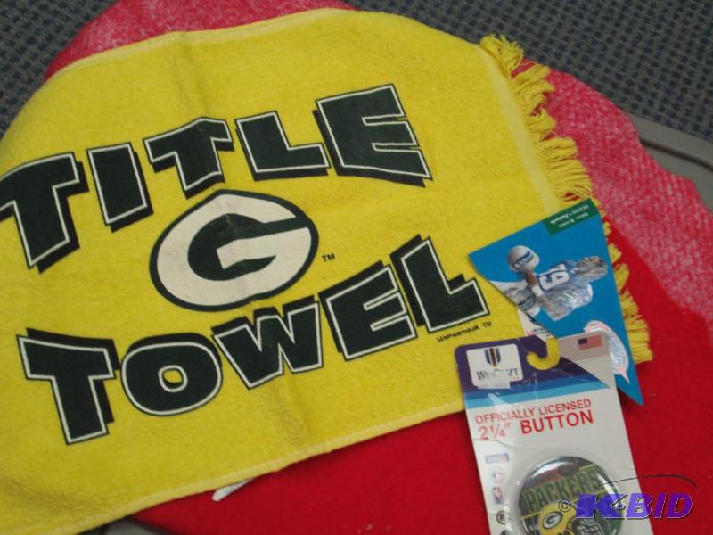 lot 50 image: Green Bay Packers towel and button...