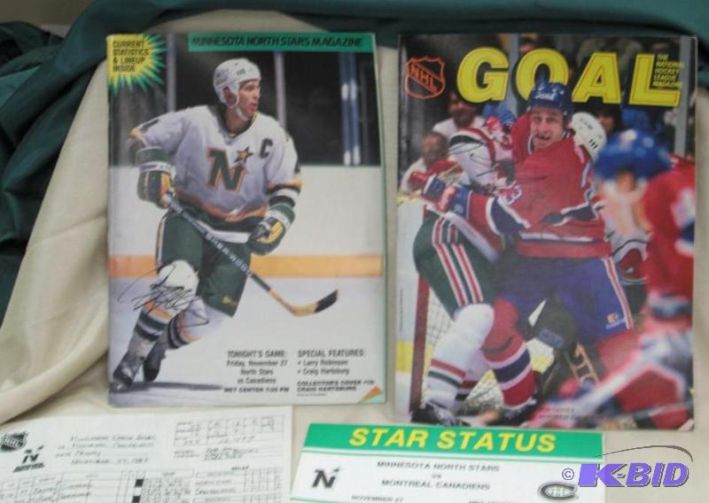 lot 87 image: Minnesota North Stars Magazine, Collectors c...