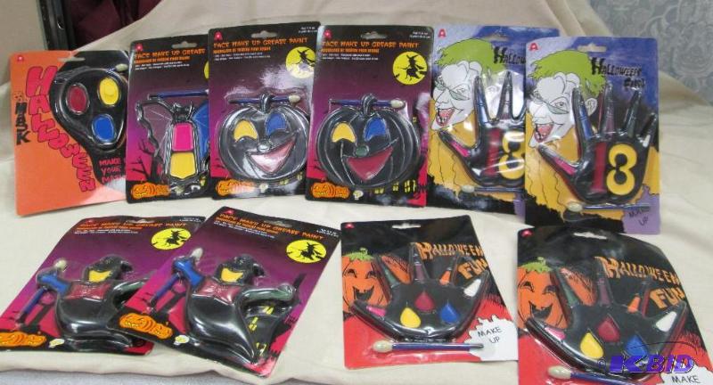 Qty 10 Halloween different kinds of make up...