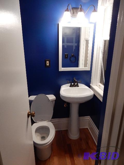 Bathroom fixtures, Mirror and light.. You mus...