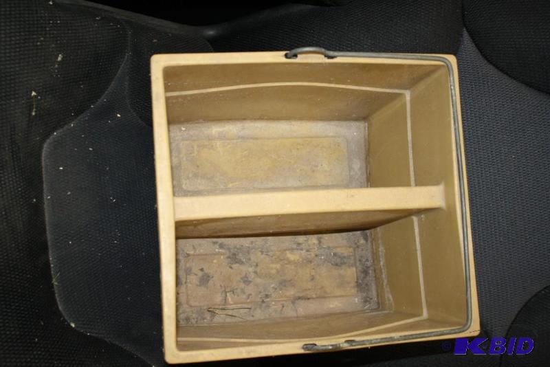 lot 118 image: Plastic Container wDual Bins