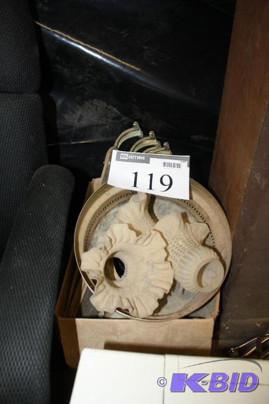 lot 119 image: Glass Lighting Fixtures