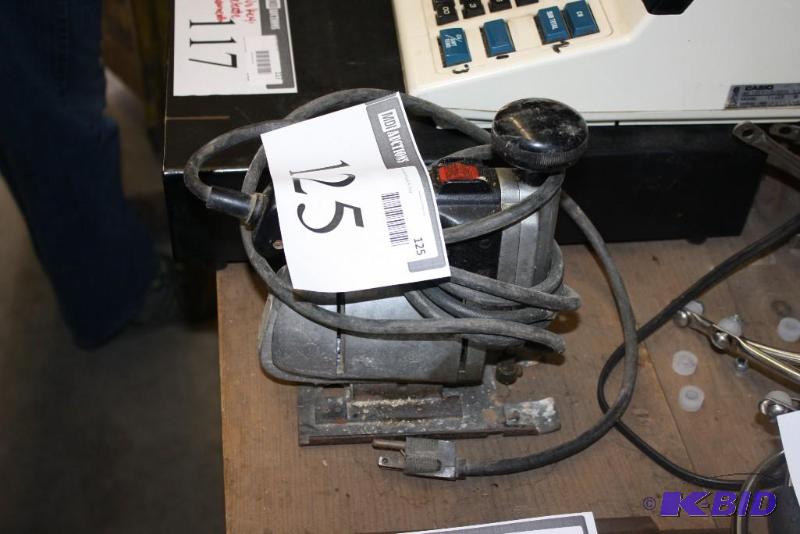 lot 125 image: Craftsman 3 Speed Sabre Saw