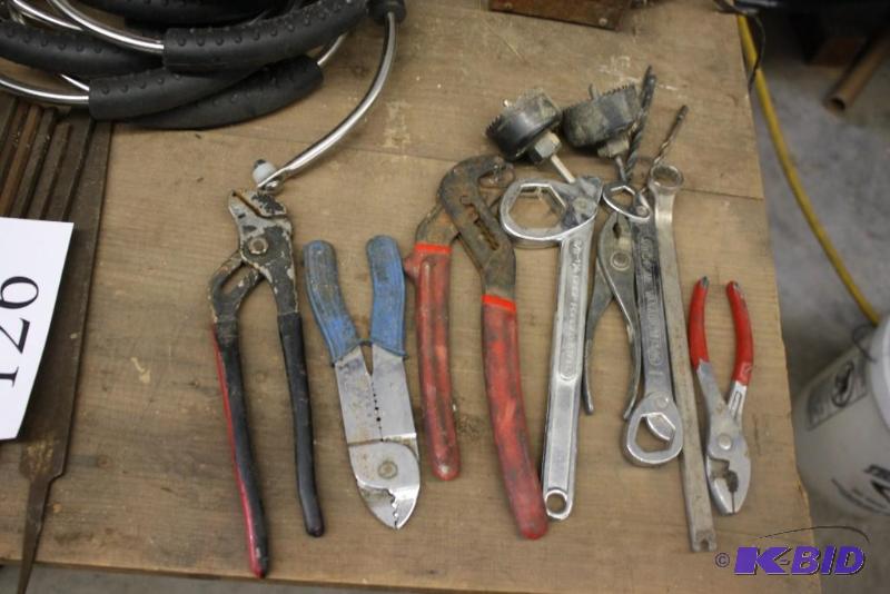 lot 127 image: Miscellaneous Hand Tools