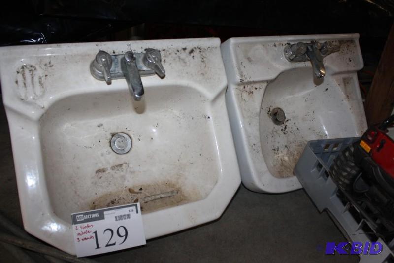 lot 129 image: Vintage Sinks from Chisago County 4-H Barn