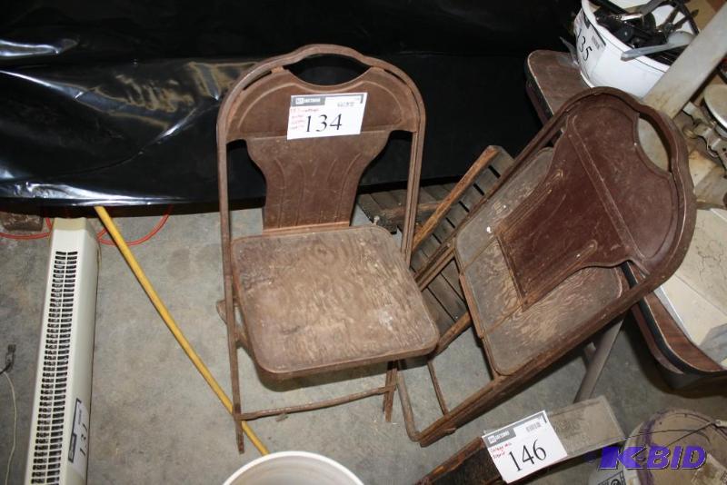 lot 134 image: Vintage Metal Folding Chairs