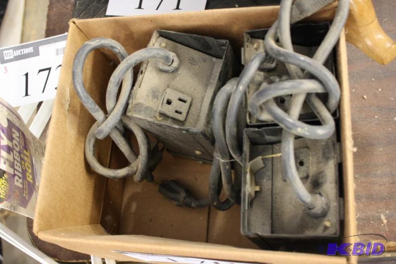 lot 170 image: Box of Outdoor Electrical Timers