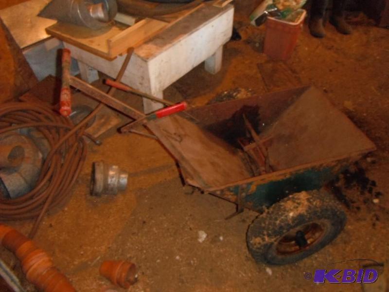 lot 201 image: Seed Spreader