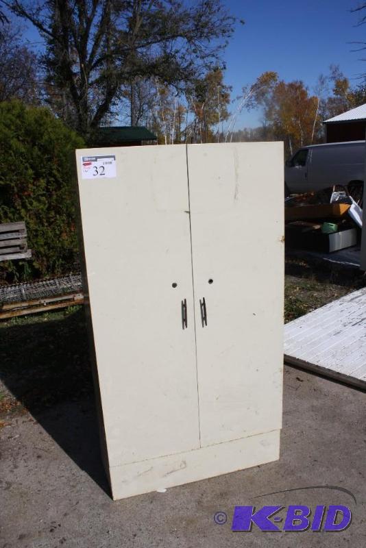 lot 32 image: Metal Storage Unit