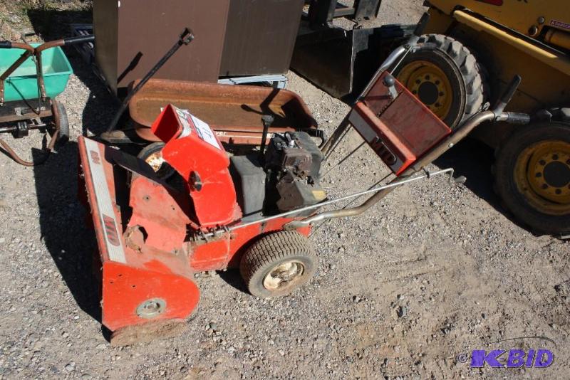 lot 41 image: MTD Snow Blower