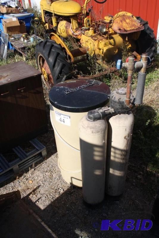 lot 44 image: Kinetico Water Softener