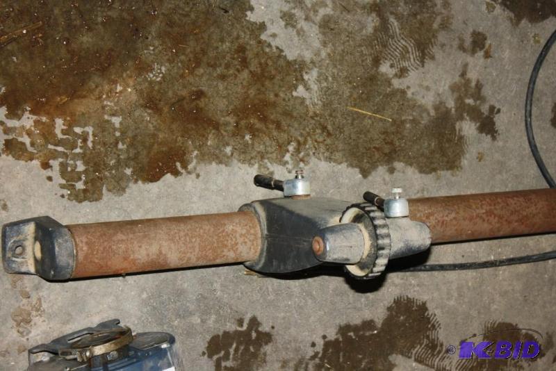 lot 60 image: Craftsman Wood Lathe