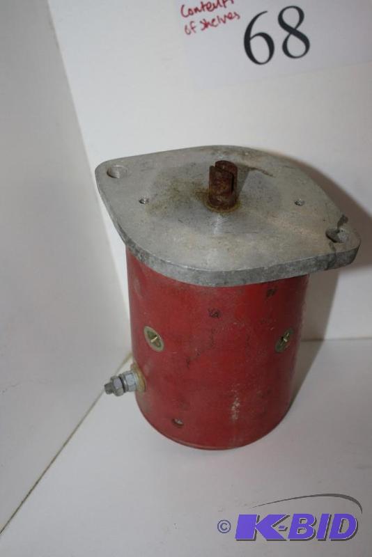 lot 68 image: Fan Brace Gauge Metal Screws And more.