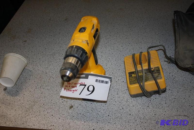 lot 79 image: DeWalt Cordless Electric Drill & Charger
