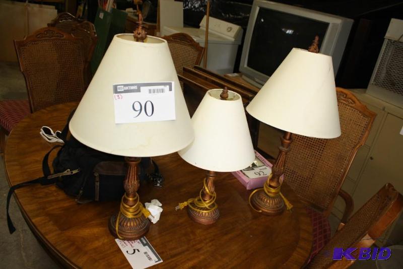 lot 90 image: Brass Color Lamps wShades