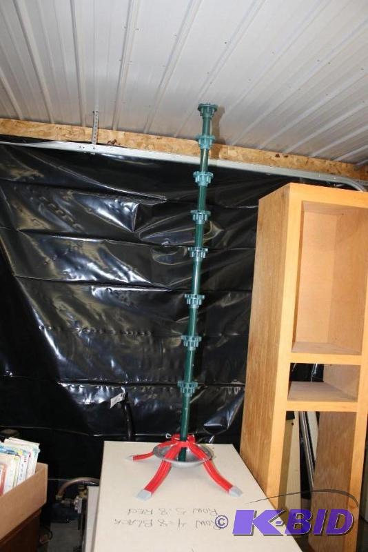 lot 97 image: Christmas Tree
