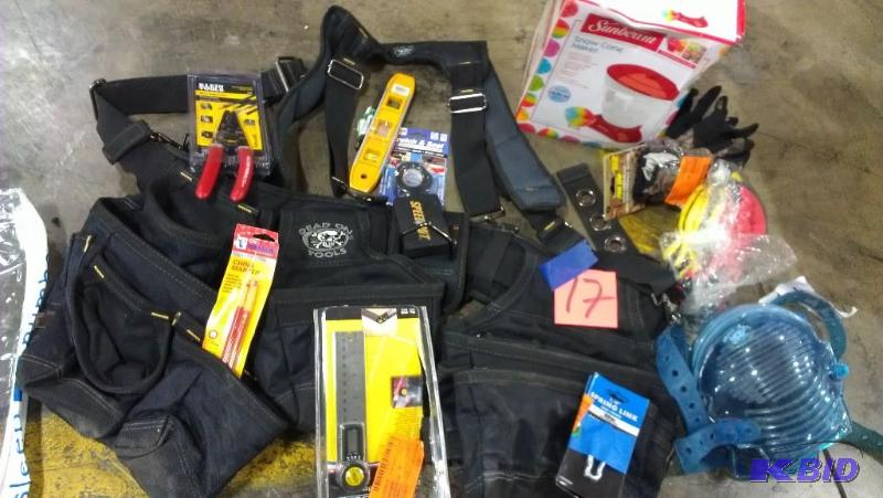 lot 17 image: Tool Belt, hand tools, knee pads, gloves and ...