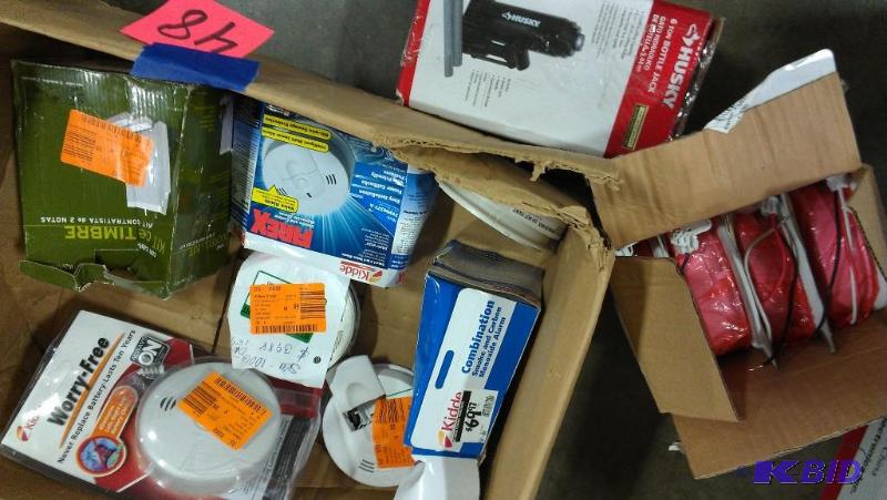 lot 48 image: Smoke alarms and fire detectors, door bell an...