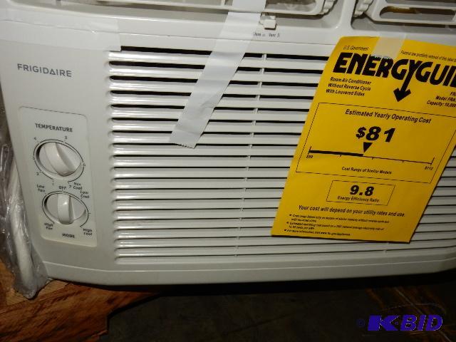 lot 90 image: Frigiair Air conditioner.. 10,000 BTU Tested ...